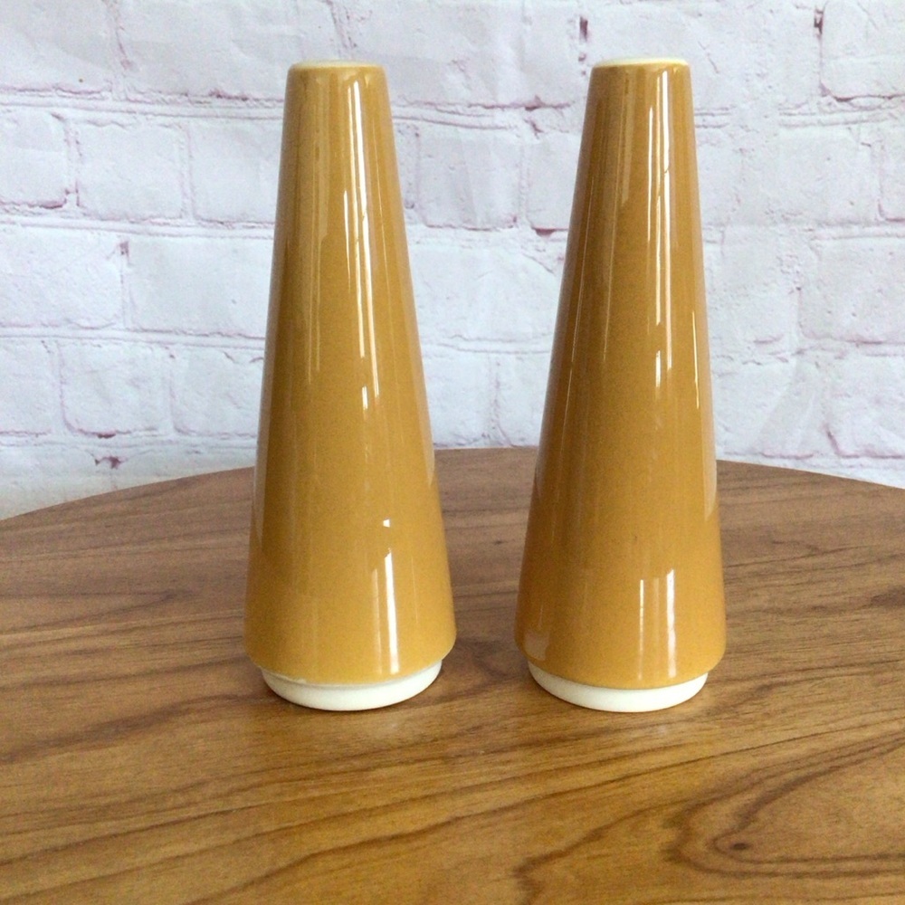 Vintage Golden Orange Ceramic Salt and Pepper Shaker Pair - Picture 3 of 6